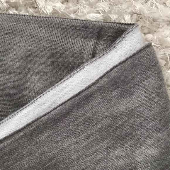 NWT scarf from Calvin Klein - Picture 2 of 5